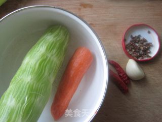 凉拌莴笋丝的做法步骤：1