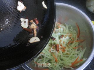 凉拌莴笋丝的做法步骤：7