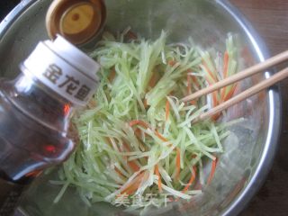 凉拌莴笋丝的做法步骤：8
