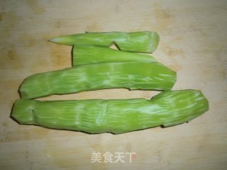 麻辣青笋木耳的做法步骤：1