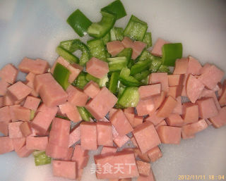 金包银火腿肠炒饭的做法步骤：5