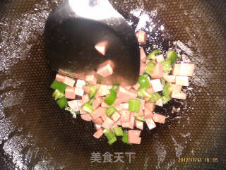 金包银火腿肠炒饭的做法步骤：6