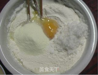 豆沙小餐包的做法步骤：2