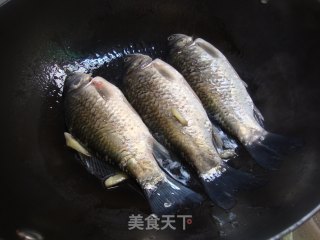 鲫鱼豆腐汤的做法步骤：3