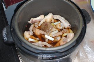 烧鸡爪的做法步骤：3