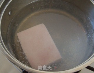 入口即化的梅菜扣肉的做法步骤：2