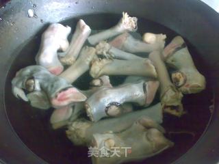 卤羊蹄的做法步骤：2