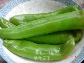 虎皮尖椒的做法步骤：1