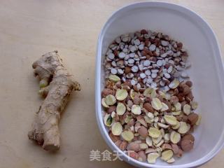 莲子芡实汤的做法步骤：1