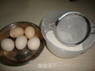 葡萄干蓝莓戚风卷的做法步骤：2