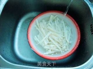 葱油金针菇的做法步骤：1