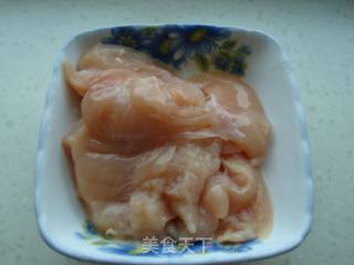 孜然鸡肉条的做法步骤：1