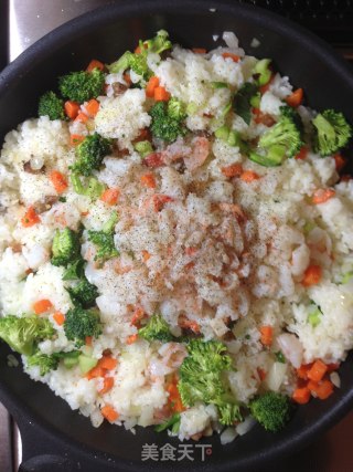 臘蝦蔬奶白醬焗飯－－冬天裡的白雪飄香【傳統的焗烤】新鮮嚐的做法步骤：15