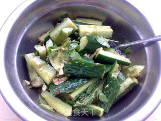 蒜香陈醋拍青瓜的做法步骤：5
