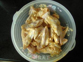 香酥奥尔良炸翅的做法步骤：3
