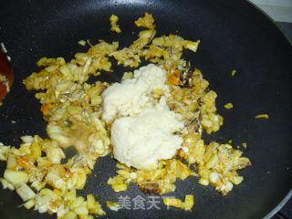 豆渣炒蟹粉的做法步骤：7