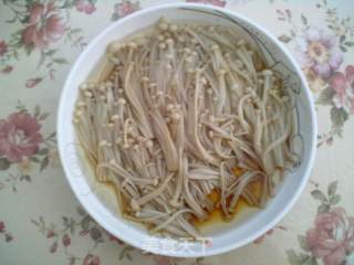 电饭锅版 清蒸金针菇的做法步骤：5