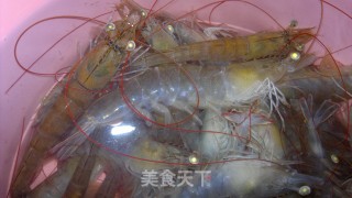 油焖虾的做法步骤：1