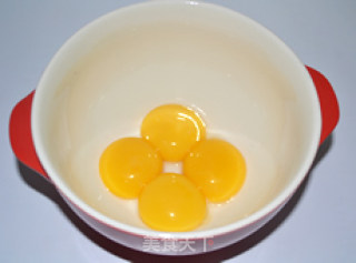 美味蛋塔轻松做（速冻塔皮版）的做法步骤：4
