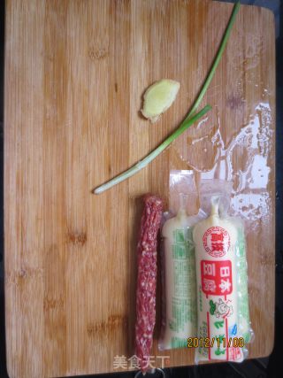 豆腐蒸香肠的做法步骤：1