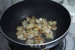 猪头肉烧腐竹的做法步骤：3