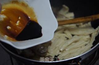 猪头肉烧腐竹的做法步骤：5