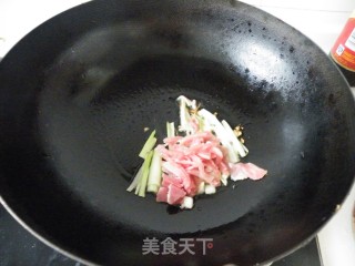 百吃不厌------雪菜肉丝面的做法步骤：5