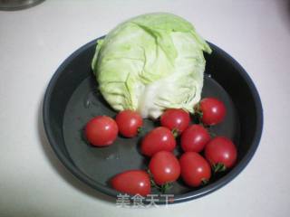 清炒小番茄卷心菜的做法步骤：1