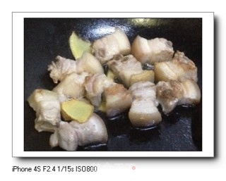 茨菇红烧肉的做法步骤：2