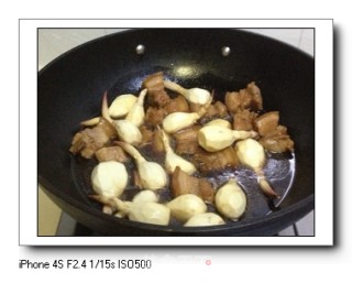 茨菇红烧肉的做法步骤：5