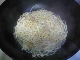 芹菜炒千张的做法步骤：6