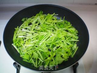 芹菜炒千张的做法步骤：8