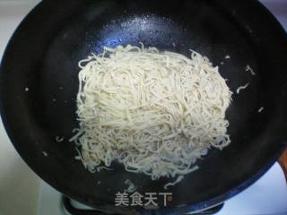 芹菜炒千张的做法步骤：10