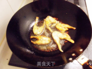 椒盐海鲈鱼的做法步骤：5