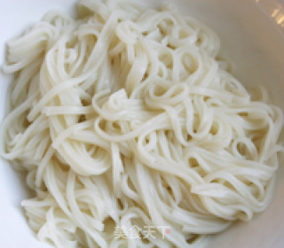 金针油菜鸭腿面的做法步骤：6