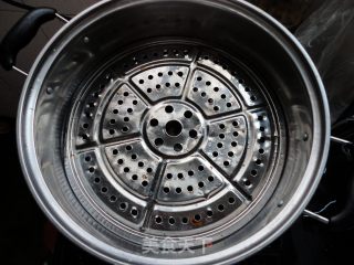 红枣枸杞鸽子汤的做法步骤：4
