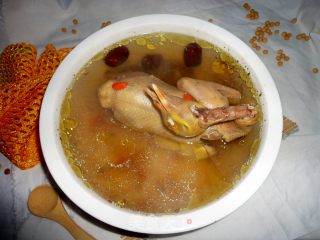 红枣枸杞鸽子汤的做法步骤：6