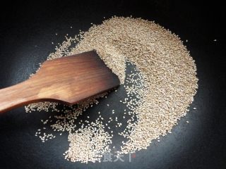 自制小佐料之------芝麻盐的做法步骤：2