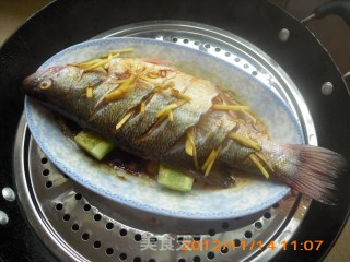 清蒸鲈鱼的做法步骤：3