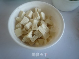 韭香炒馒头的做法步骤：4