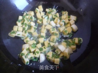 韭香炒馒头的做法步骤：7