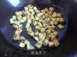 韭香炒馒头的做法步骤：8