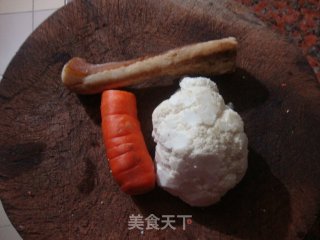 花菜炒腊肉的做法步骤：1