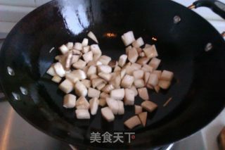 杏鲍菇炒牛肉粒的做法步骤：5