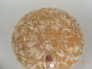 牛腿瓜炖虾的做法步骤：3