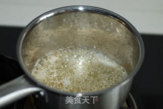 贝夏梅尔奶油调味酱（白酱）的做法步骤：2