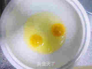 快速跟风——韭煎蛋香小馒头的做法步骤：2