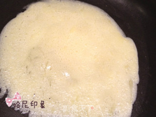 入口即溶的小食——奶香蛋酥卷的做法步骤：2