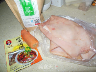 虾仁猪皮冻——养颜好选择的做法步骤：1