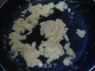 西芹炒鸡蛋的做法步骤：3